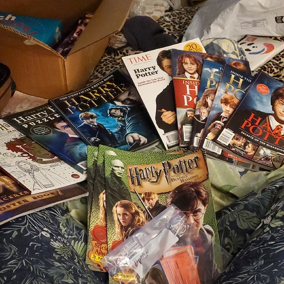 Harry Potter Coloring& Poster Book & Magazine Collection - Picture 1 of 11